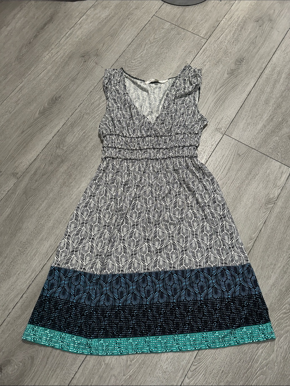 Max Studio Sleeveless V‑Neck Midi Dress in Teal, Navy and White size medium